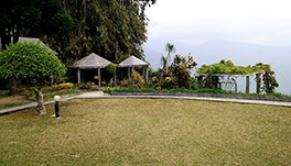 Windsongs, Kalimpong - 30.-Lawn-_-Garden-area-